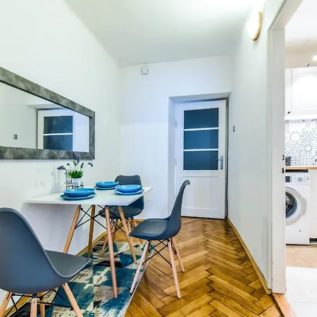 Royal Flats Old Town-2